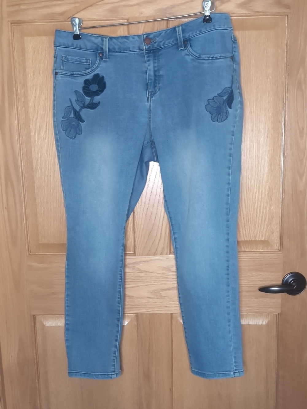 Sz 14 Workshop Republic Clothing Blue Skinny Jeans with Dark Floral Appliqué